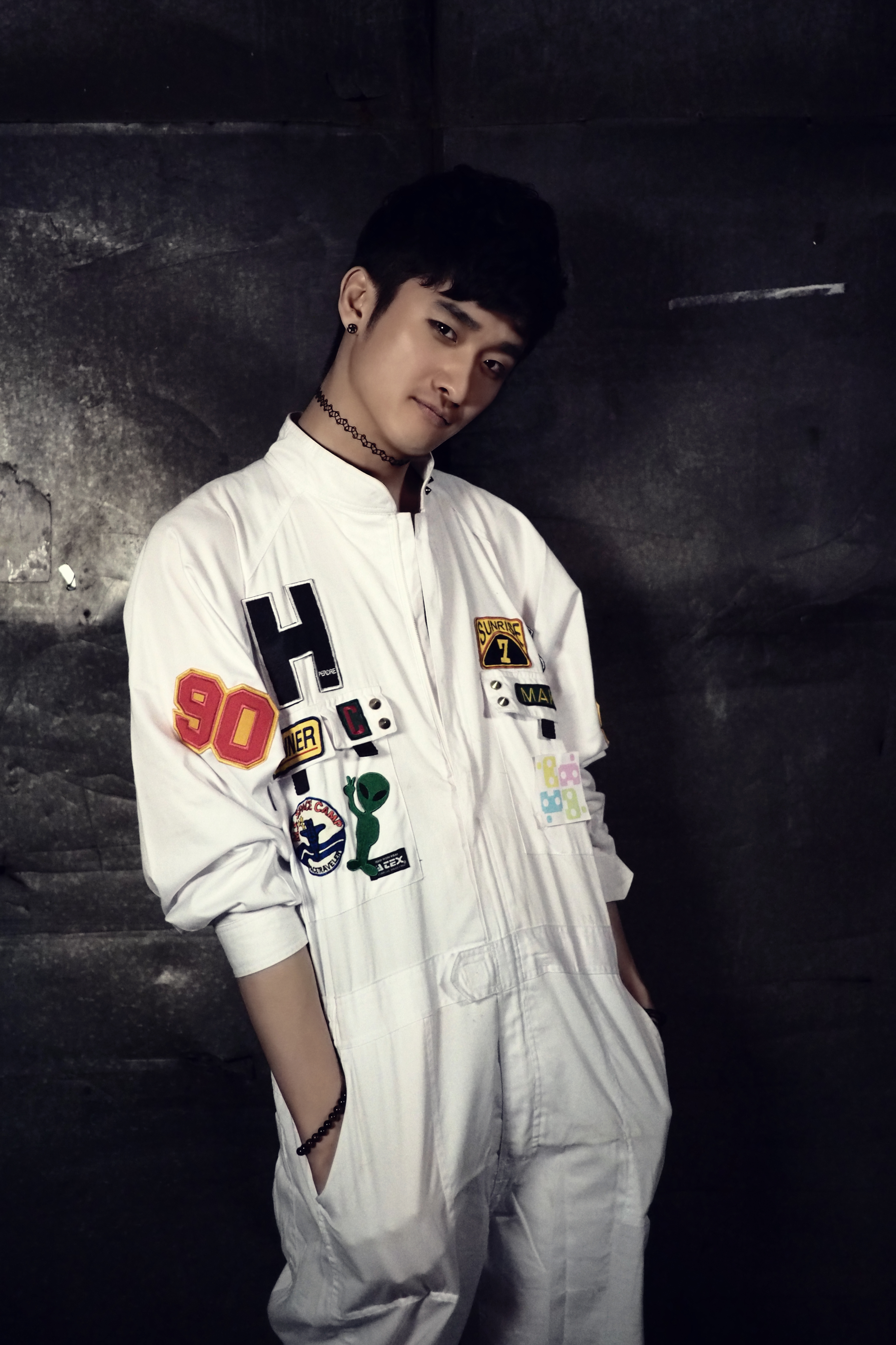 제이 J